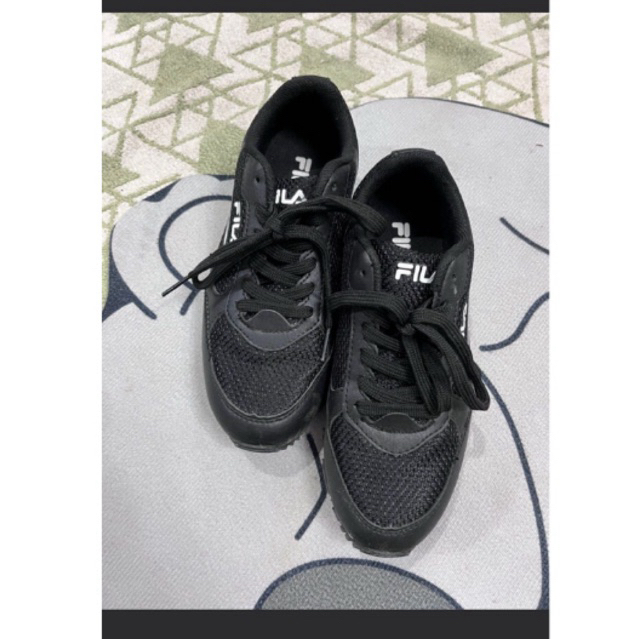 Sepatu sekolah hitam FILA ORIGINAL, uk 36