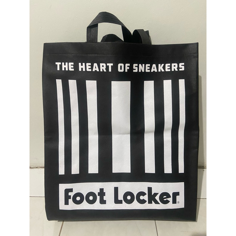 

totebag footlocker