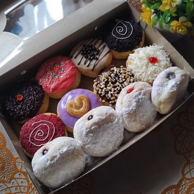 

Donat mini campur isi 12 (bisa request toping)