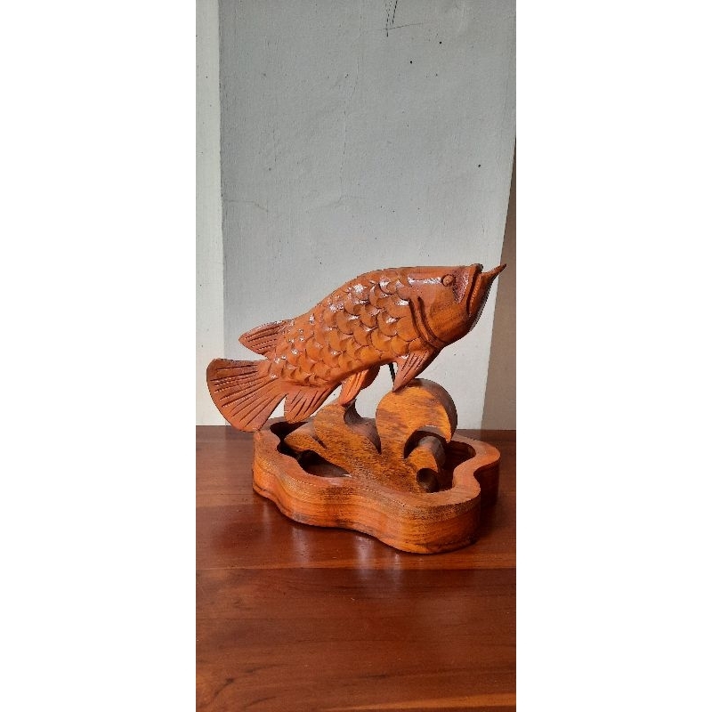 asbak kayu jati motif ikan arwana