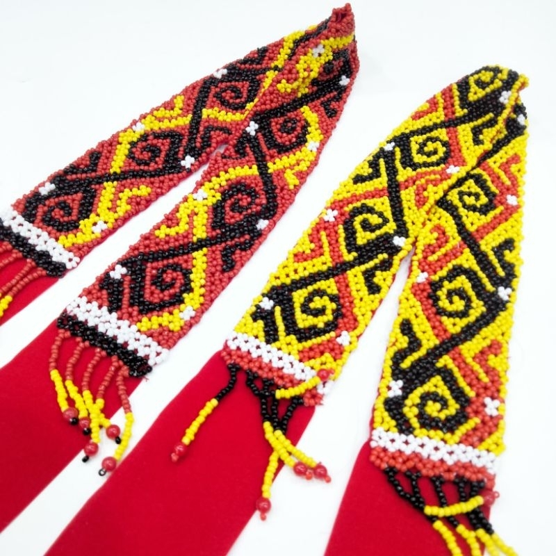 Ikat Kepala Manik Bludru Etnik Dayak