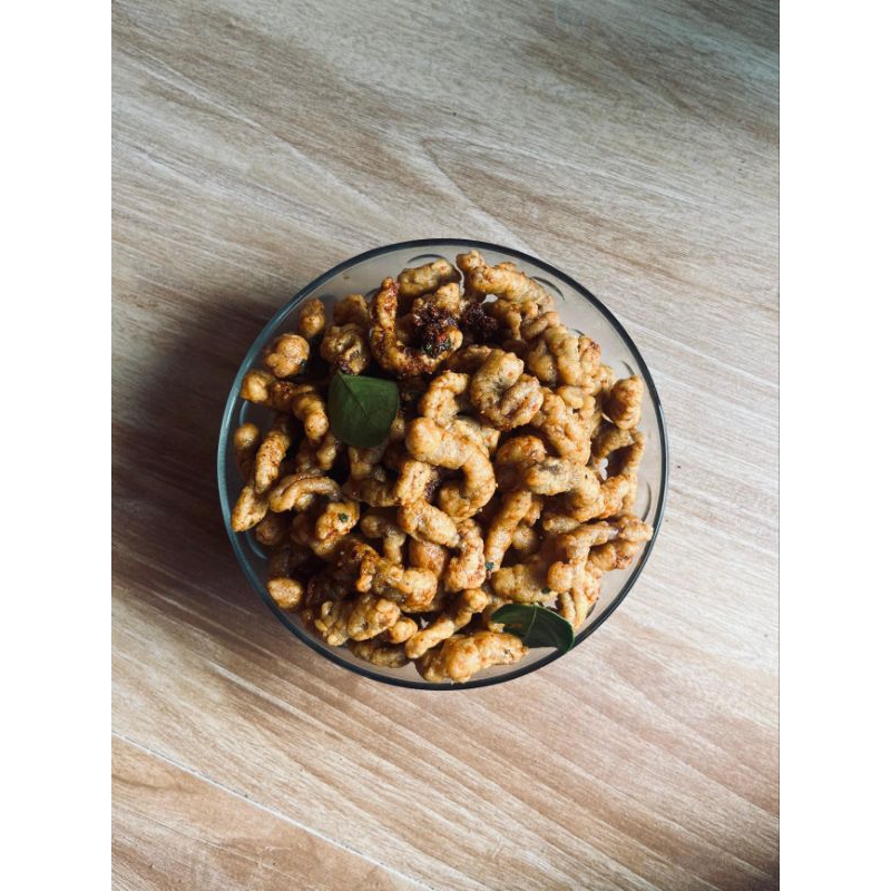 

Keripik Usus Pedas daun jeruk