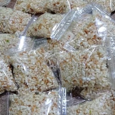 

Cengkaruk Sambal Bawang Gurih Asin Cengkaruk Gego Nasi Kering Matang Snack Cemilan Camilan Makanan Ringan Isi 25 gram