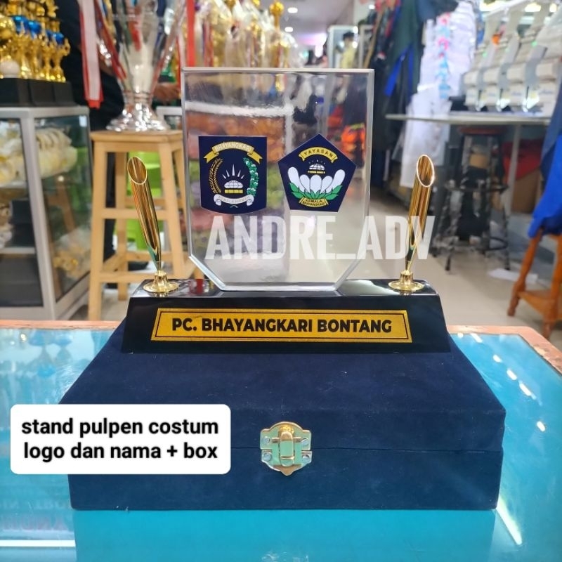 

stand bolpoin costum logo + box premium