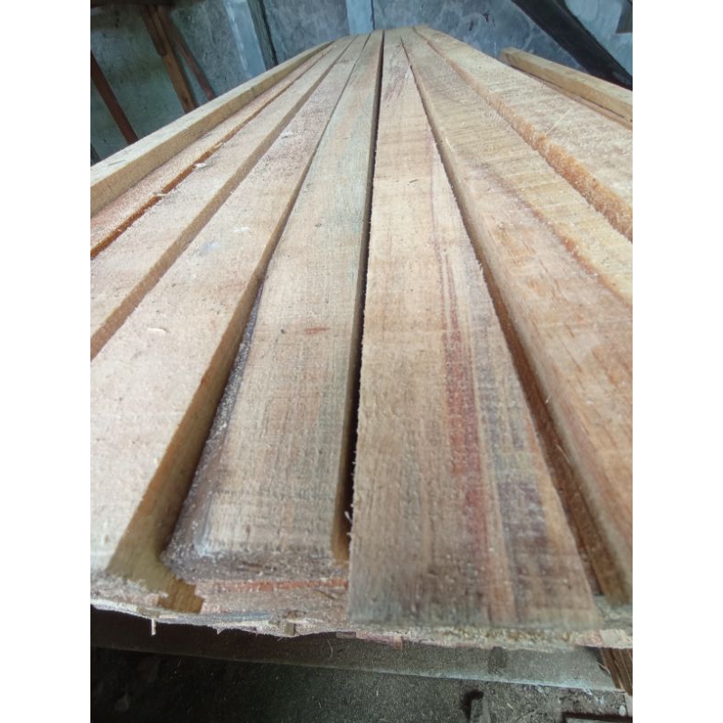 kayu Pinus Reng