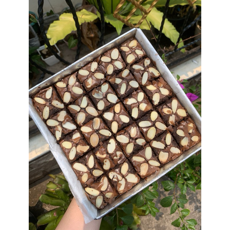 

brownies almond batik