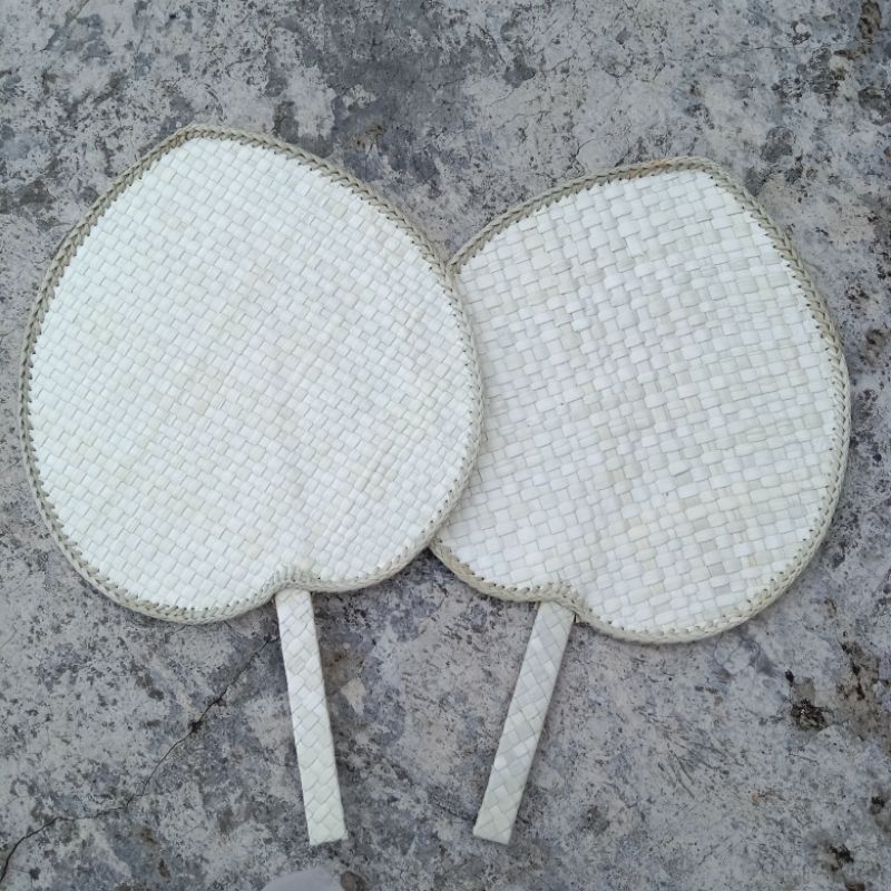 Kipas Pandan Love / Kipas Anyaman Pandan / Kipas Pandan Love Besar / Souvenir