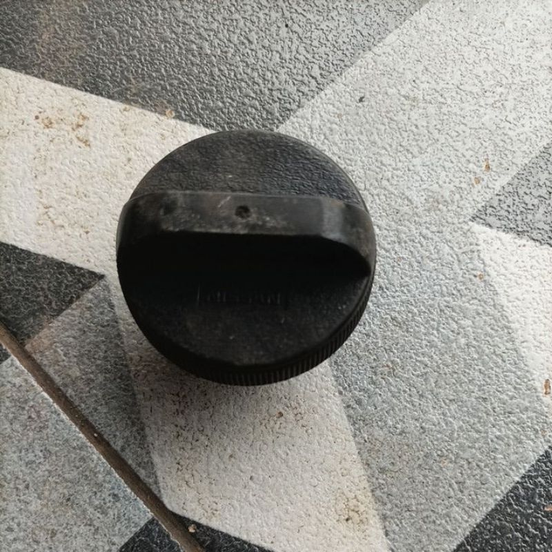 tutup bensin nissan sentra b13
