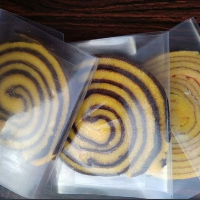

Roll Legit Coklat Bolu Gulung Dalam Ukuran Slice Isi 10