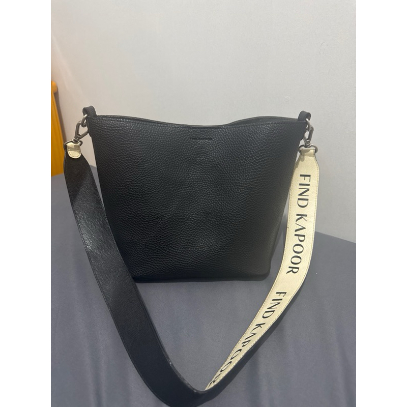 preloved find-f*nd-kapoor sling bag dumpling