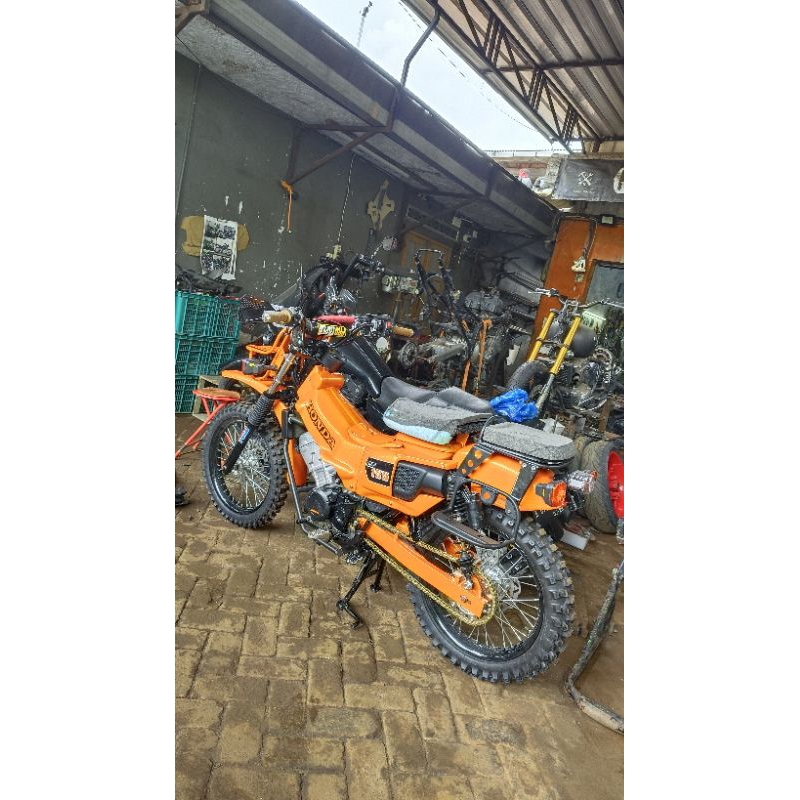 Paket cover body CT 125 satria FU +rak lengkap + lampu dpn +jok+repaint hijau pesanan Riau