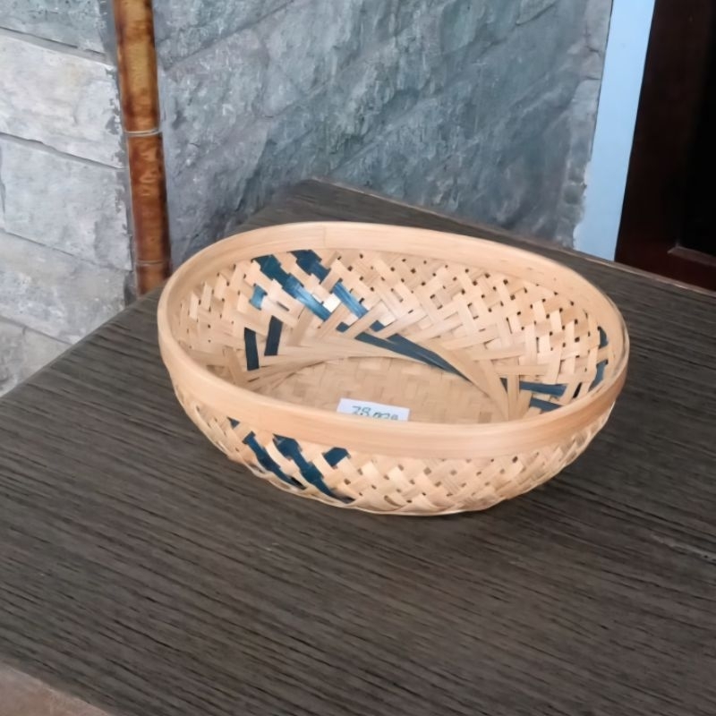 Keranjang Parsel Serbaguna dari Anyaman Bambu