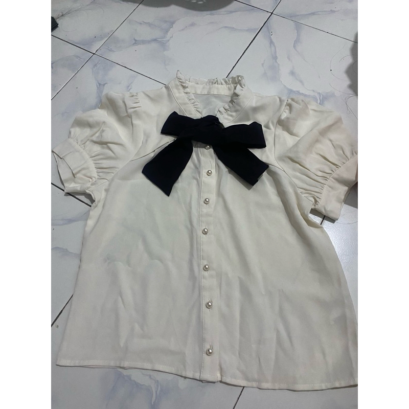 blouse putih korea