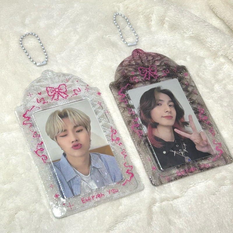 

[READY STOCK] PVC Card Holder Motif Tulang Pixel - Pixelated Bones Ribbon Photocard Holder