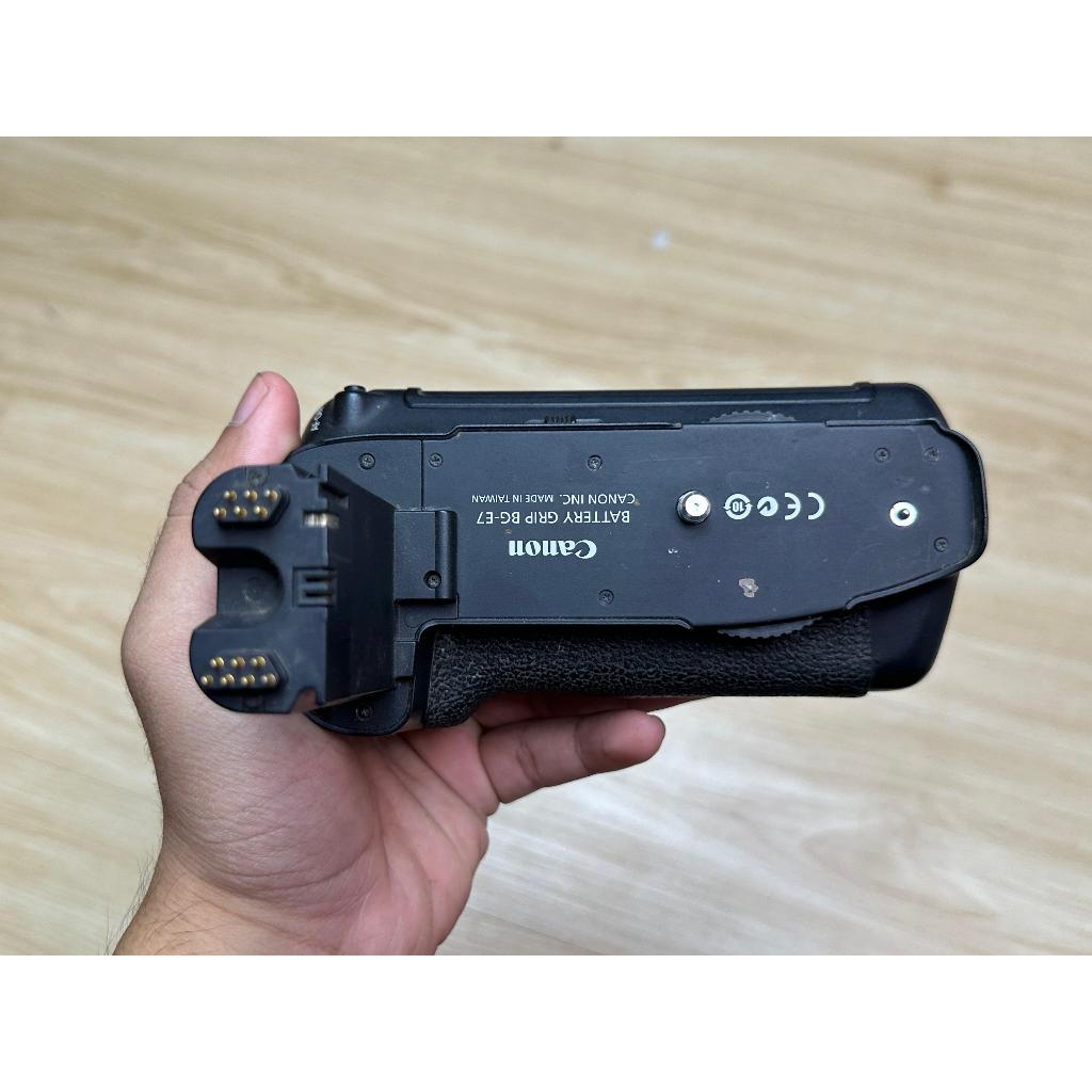 BATERAI GRIB KAMERA CANON 7D  VERTIKAL GRIB BEKAS/SECOND