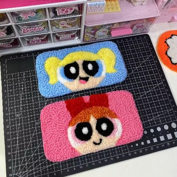 alas kacamata handmade punch needle power puff