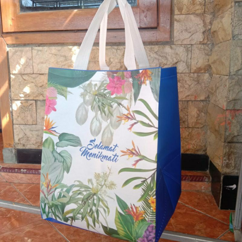 

Goodie Bag Laminasi Box ukuran 22/ Tas Hajatan Laminasi/ Tas Hampers