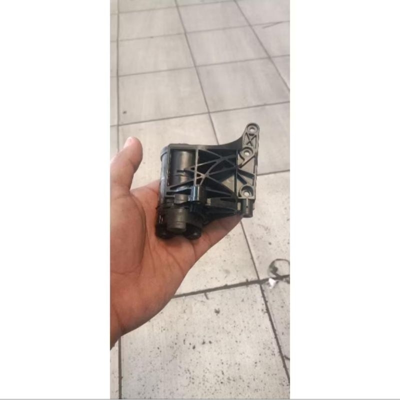 Breket spion ertiga/xl7