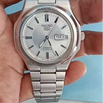 SEIKO 5 Automatic (transparan)