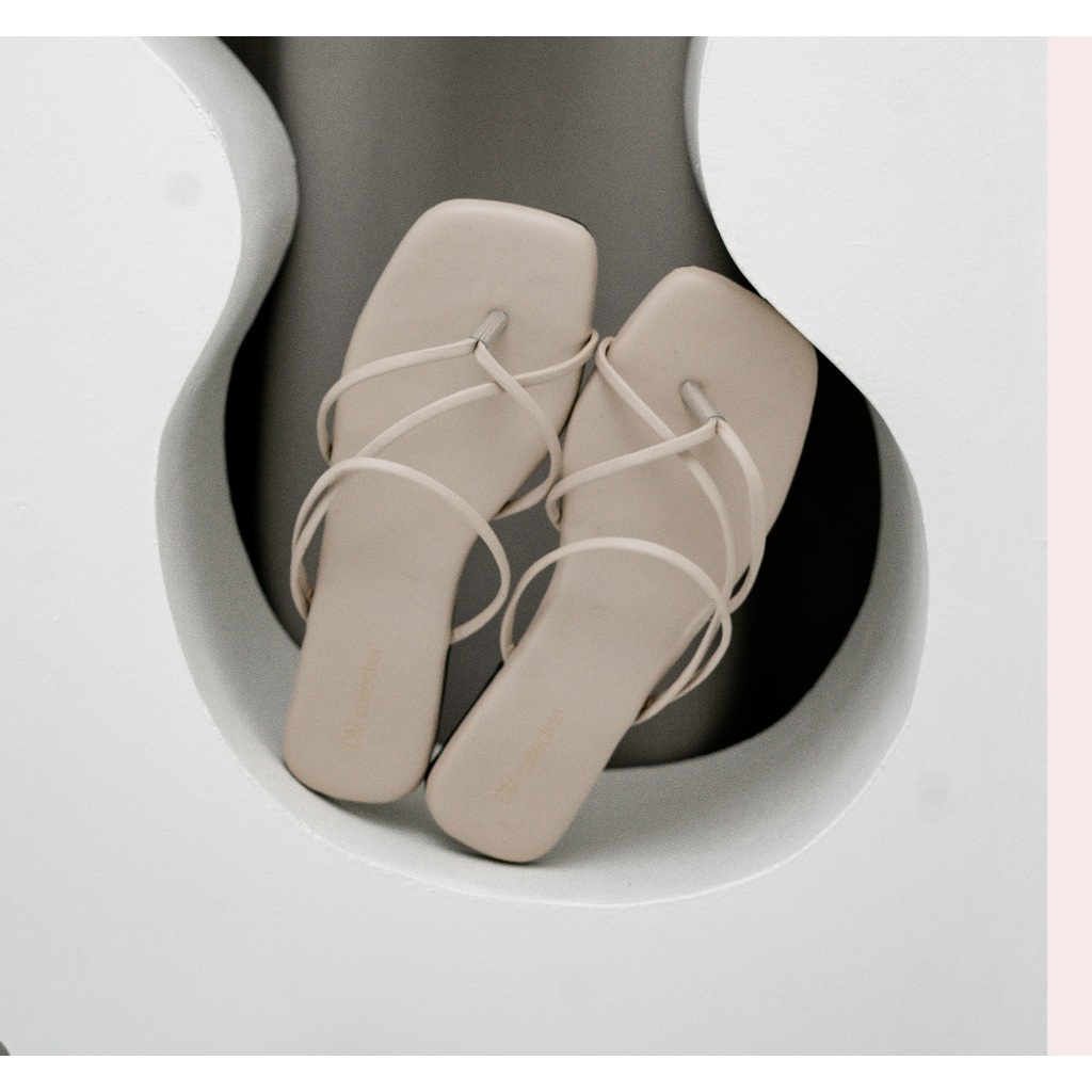 FAVORIT SANDAL WANITA FLAT TEPLEK BIG SIZE 31 - 43 KEKINIAN SANDAL CEWEK SANTAI