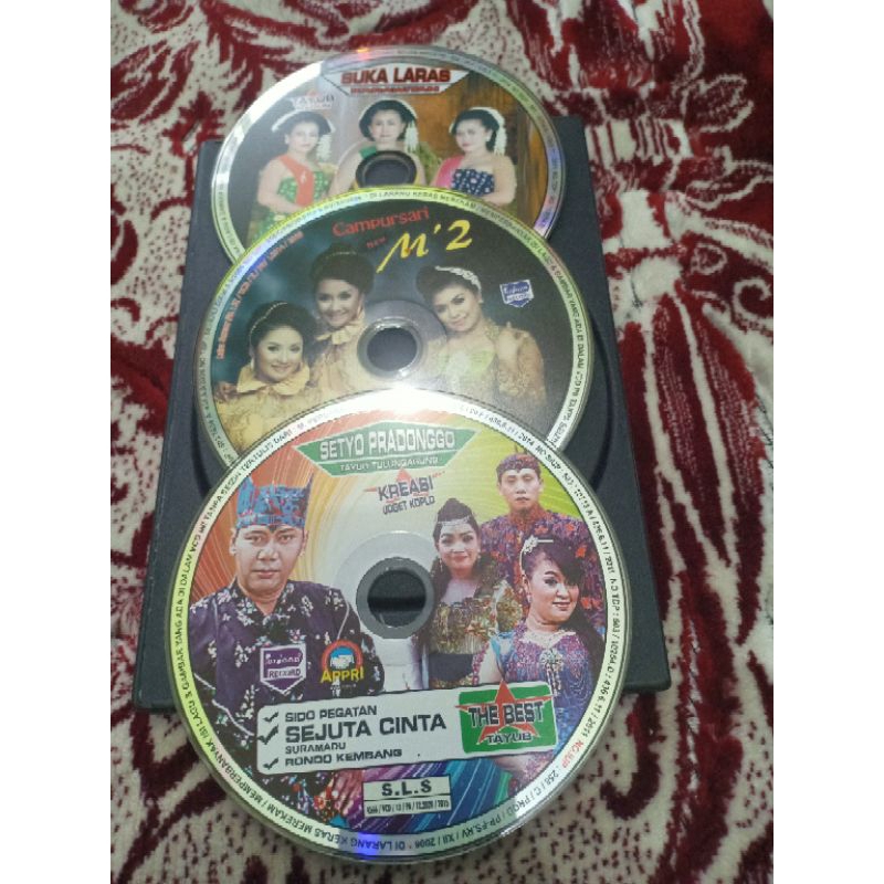 KASET VCD KARAWITAN SUKA LARAS, CAMPURSARI M2,TAYUB SETYO PRADONGGO TANPA COFER BONUS BOX