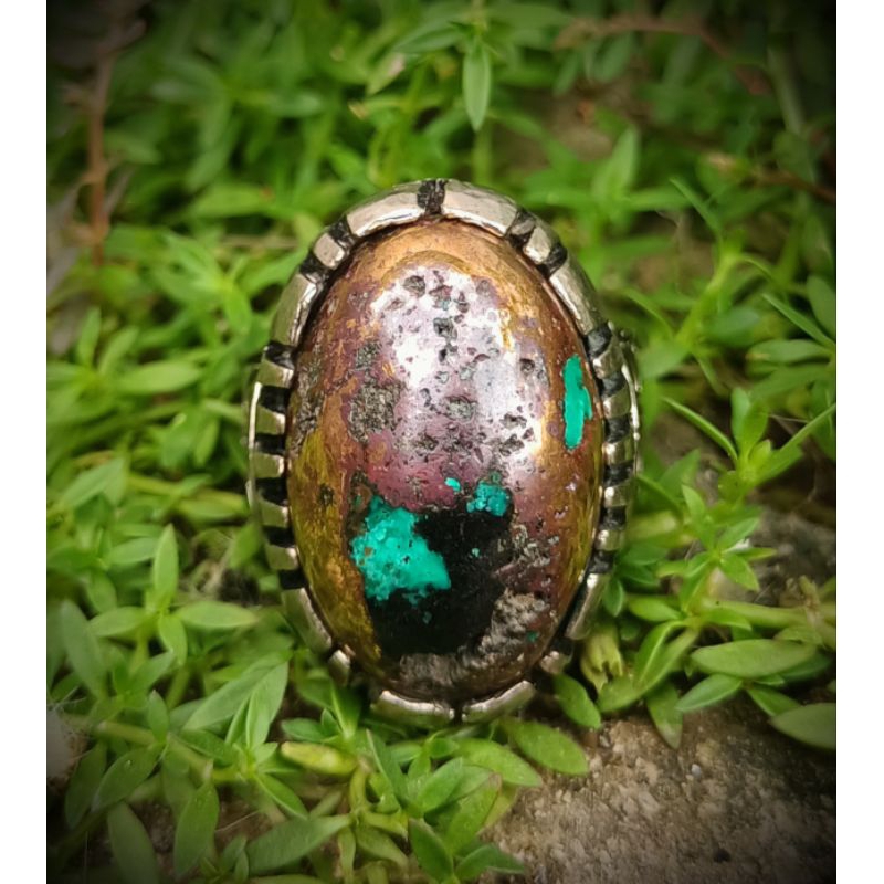 batu jamal pecah emas