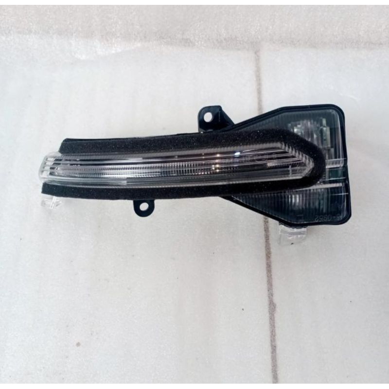 Lampu sein Spion Ayla tahun 2019 2020 2021 2022 2023 2024