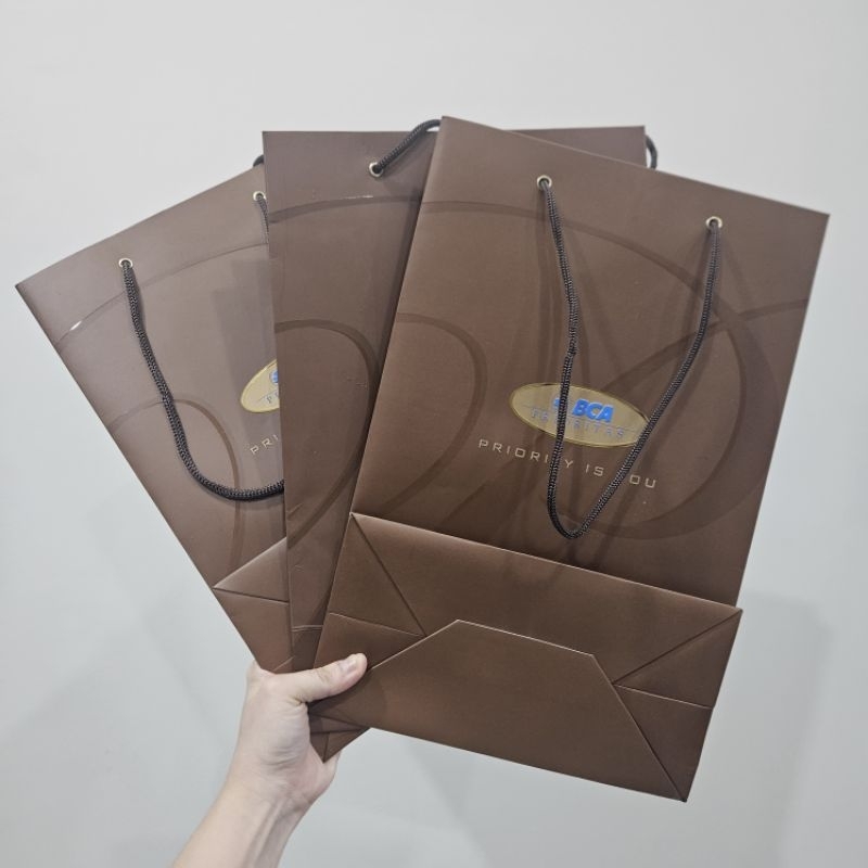 

Paperbag BCA Prioritas Paper bag Bank BCA Prio ( paperbag tebal )