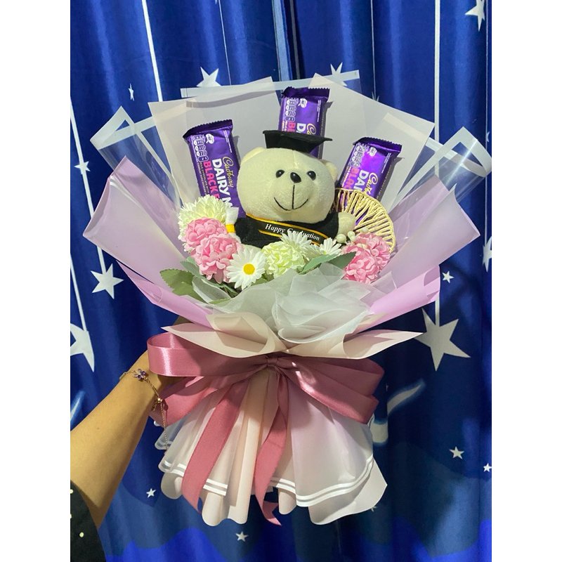 

Buket wisuda/ Buket coklat mix boneka