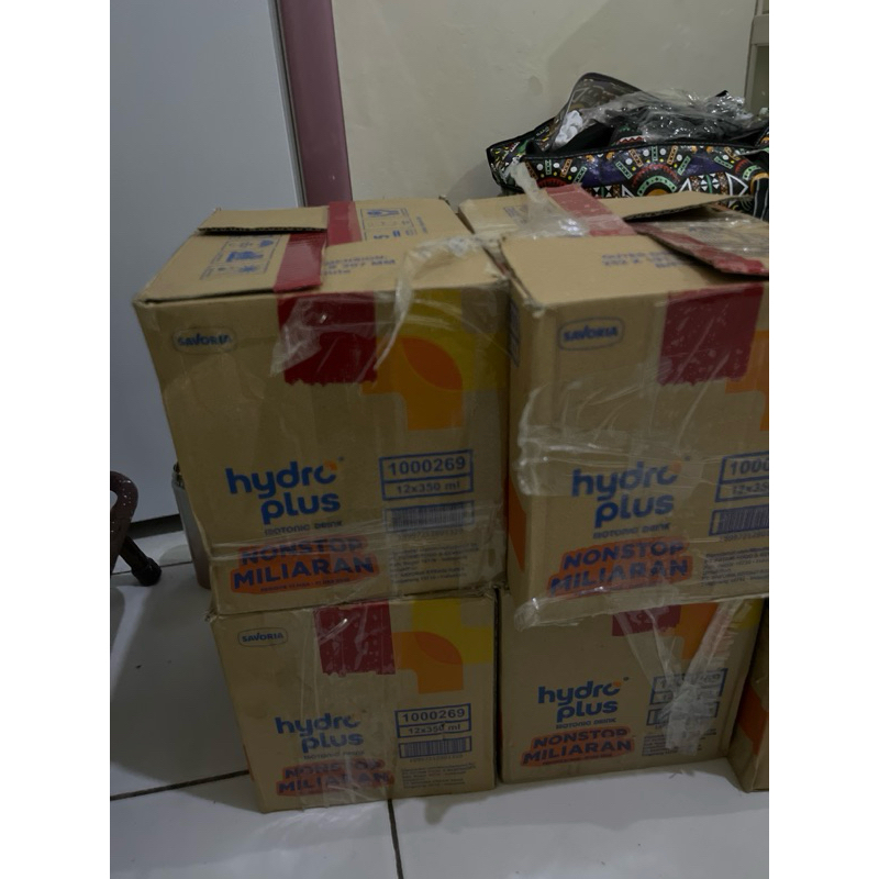 

HYDROPLUS minuman bergizi 1 karton 12 pcs
