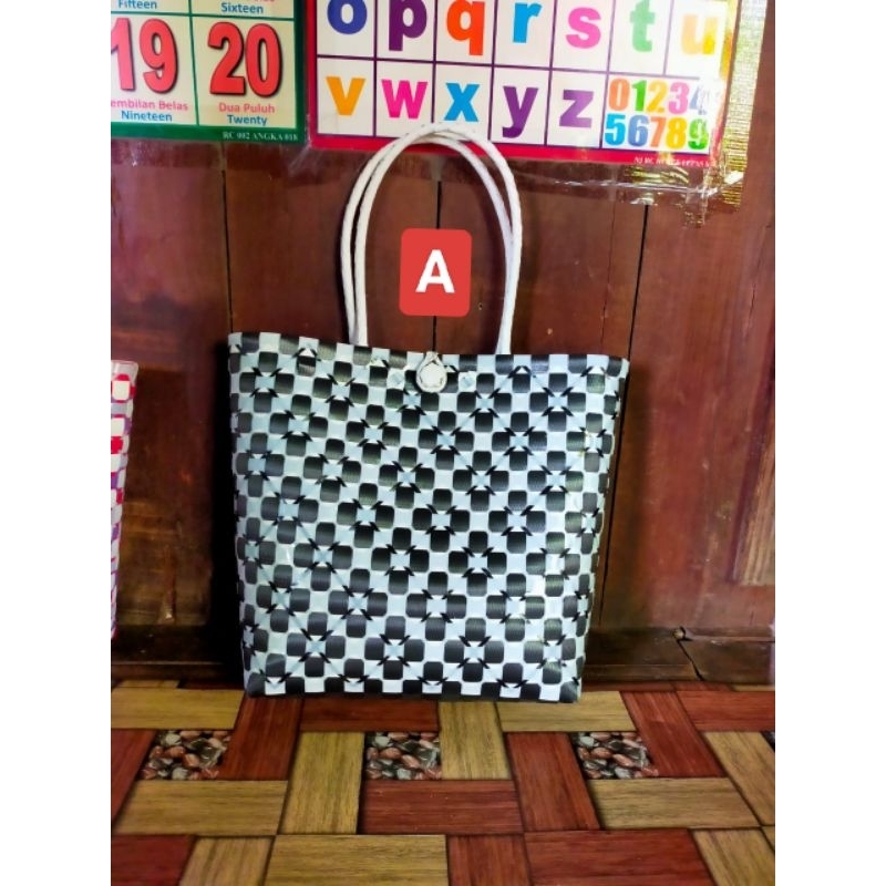 Tas Ayaman cantik dan kekinian