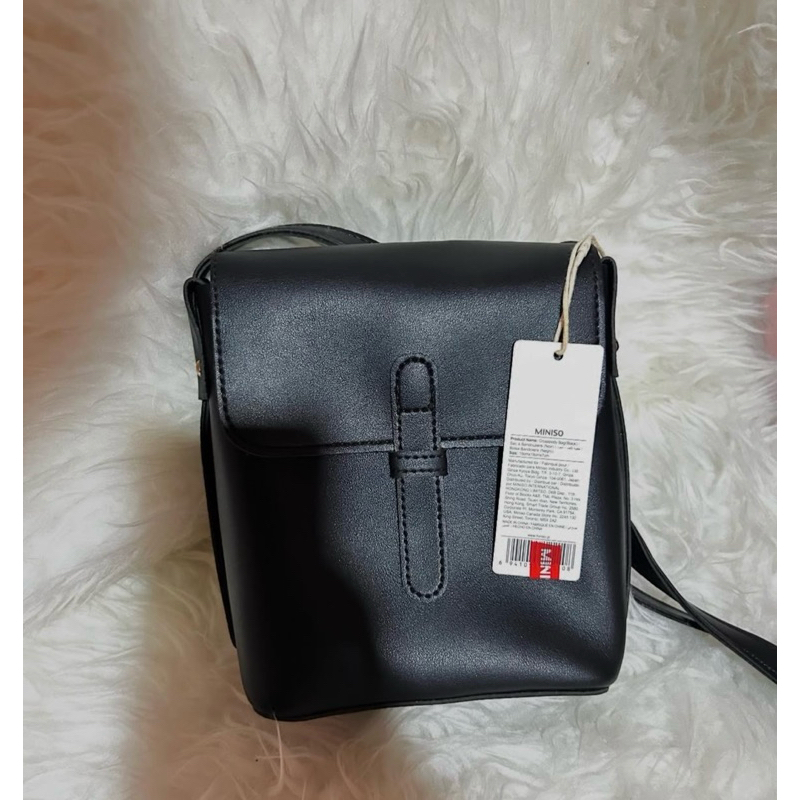 Tas Selempang Hitam Miniso masih baru
