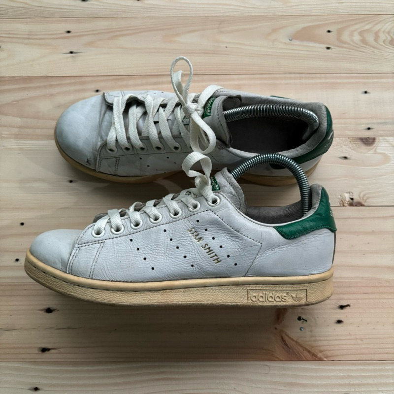 Sepatu Adidas Stan Smith Originals - Kondisi second very good condition untuk pria & wanita