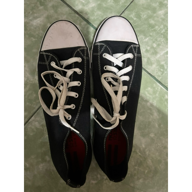 preloved sepatu sekolah