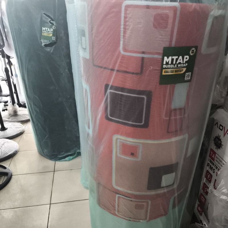 

Buble Wrap MTAP 1.25m x 50m Hitam Roll