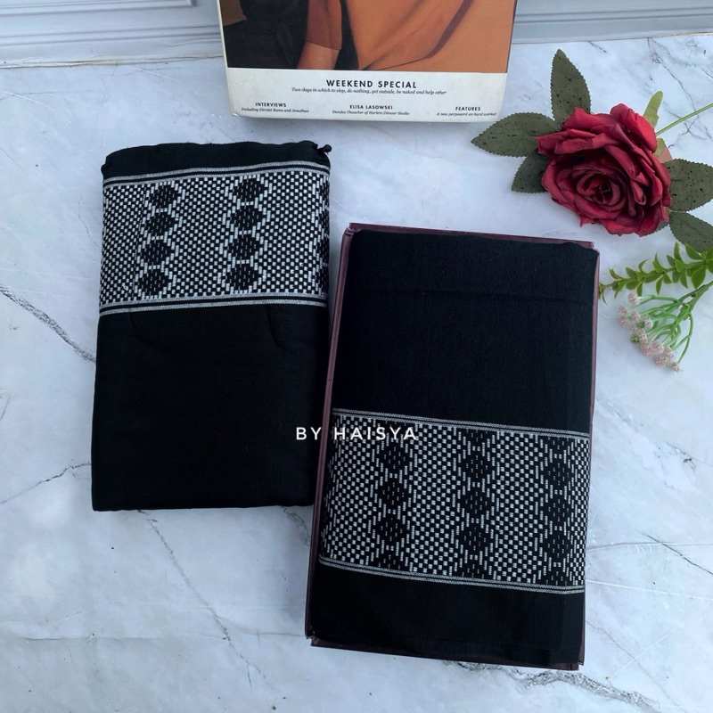 SARUNG TENUN HITAM SONGKET / SARUNG HITAM / TAMBAHAN ISIAN HAMPERS COWOK