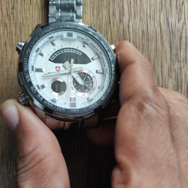 jam tangan Swiss army dual time bekas