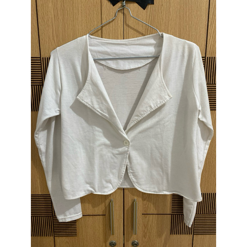 Cardigan Putih Crop
