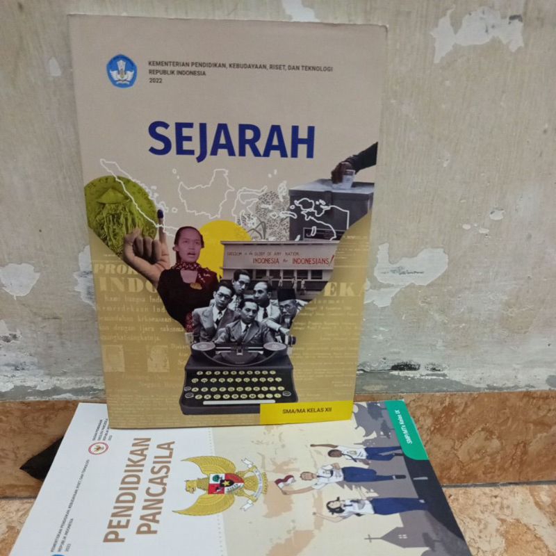 BUKU SEJARAH UNTUK SMA KLS 3