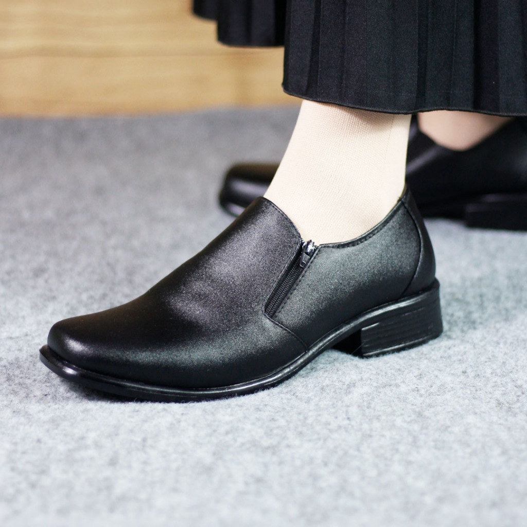 Sepatu Pantofel Wanita Kerja Formal Resleting Hitam Hak 3 Cm