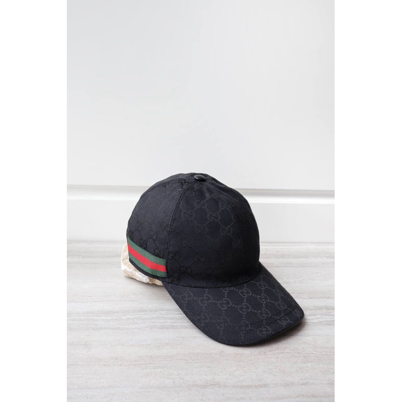 GUCCI GG WEB SIGNATURE BASEBALL CAP IN BLACK