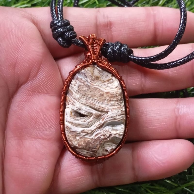 kalung liontin batu akik Jamal sakral abstrak antik unik