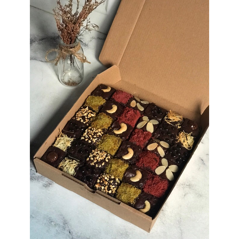 

Fudgy Brownies Ulang Tahun Coklat Premium