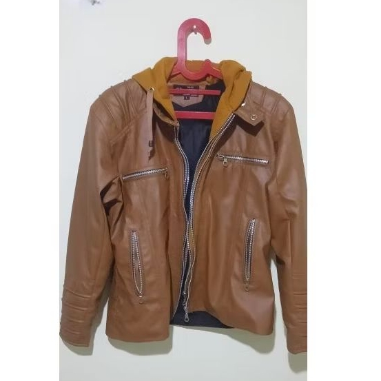 [BEKAS SEKALI PAKAI] JAKET HOODIE CEWEK BERTHA / JAKET KULIT BERTHA SINTETIS WANITA PRIA [SIZE L ] [