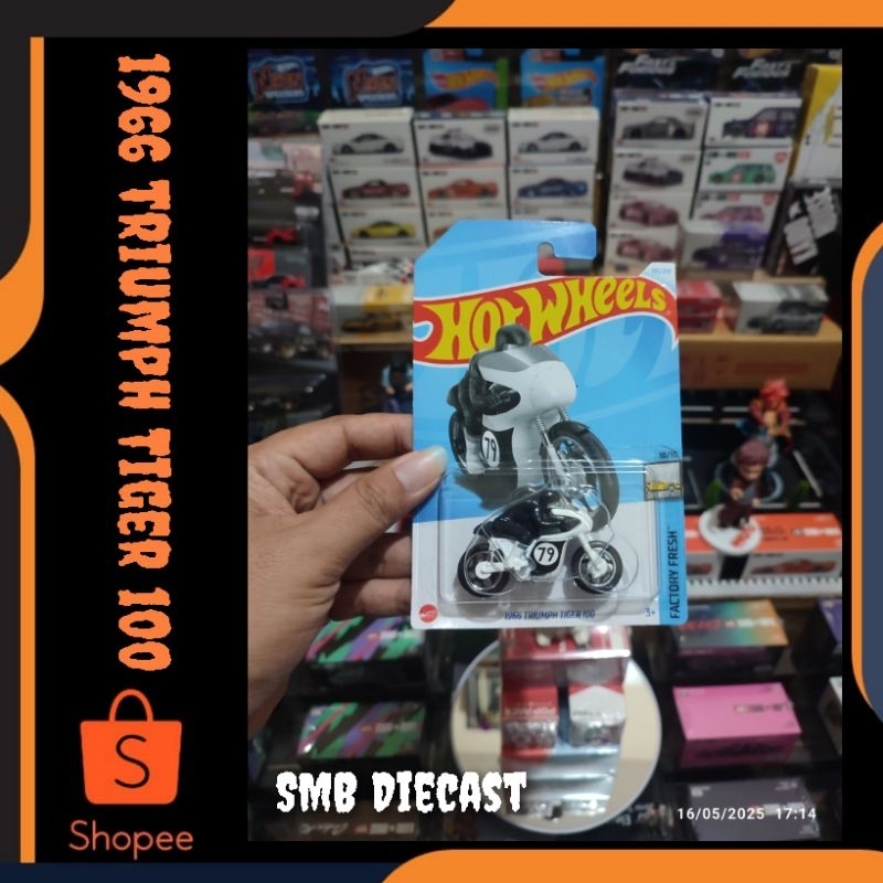 HOT WHEELS1966 TRIUMPH TIGER 100 HITAM