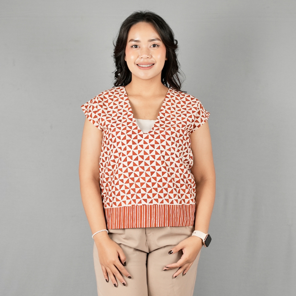 Hamzah Batik - Blus Batik Wanita Tanpa Lengan Crop