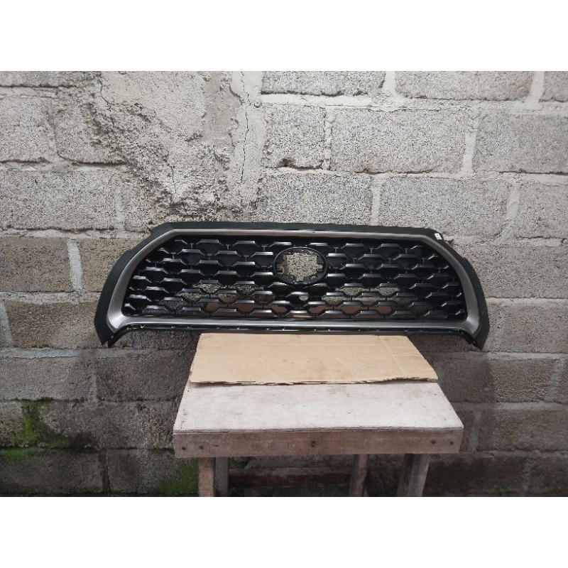 Grill corolla cross 2021-2022