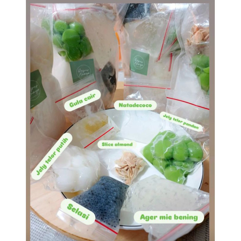 

Eskelapa jely/ice coconut jelly/es kelapa muda/dessert