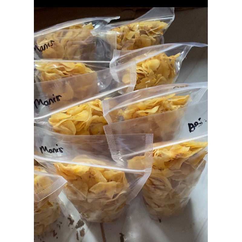 

KERIPIK PISANG AUSAT