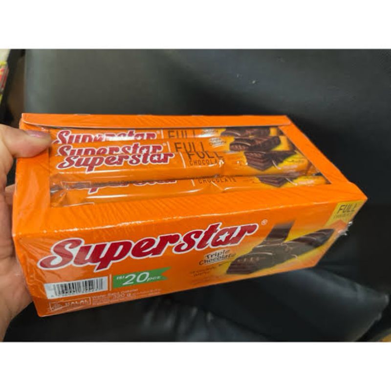 

Superstar Wafer Salut Dengan Triple Coklat 1 Box Isi 20 Pcs